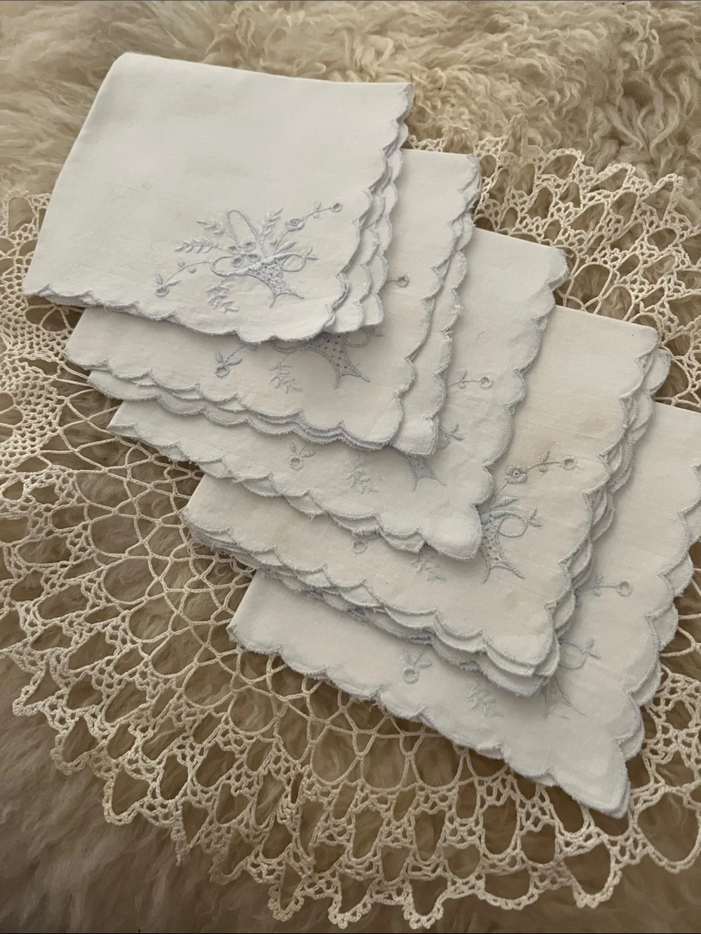 Embroidered White Cotton table napkins with Scalloped Edge